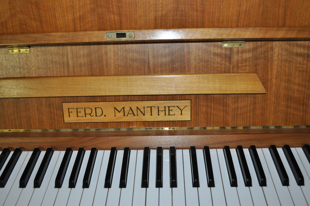 Klavier Manthey - 0640