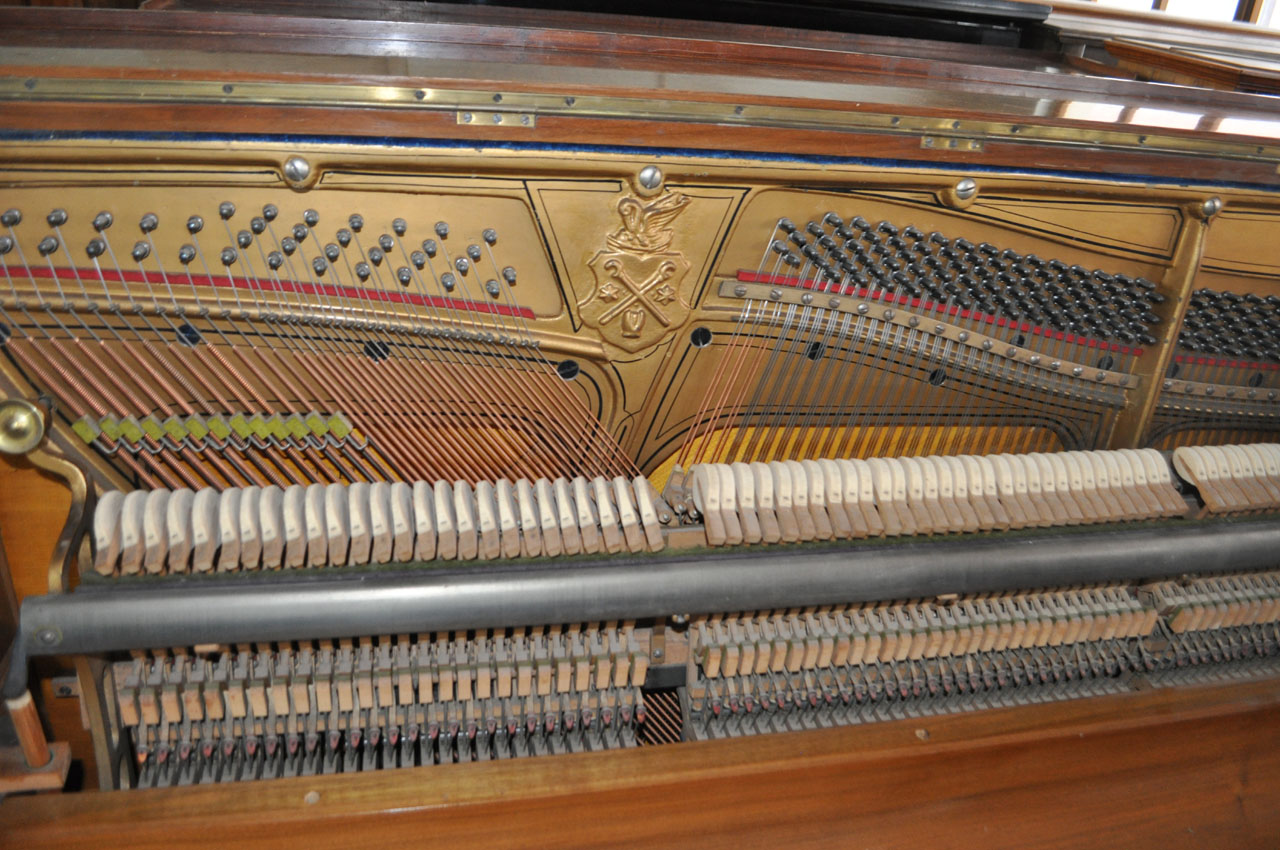 Niendorf Klavier - 0678