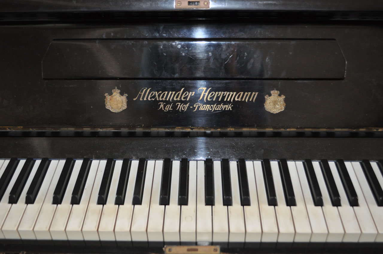 Herrmann Klavier - 0680